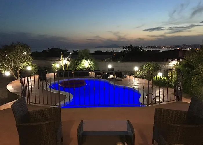 Nunzia Alojamento de Acomodação e Pequeno-almoço 4*