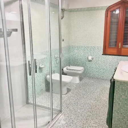 Nunzia Nocleg ze śniadaniem 4*